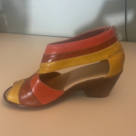 Leather fire color heels - Picture 4 of 4